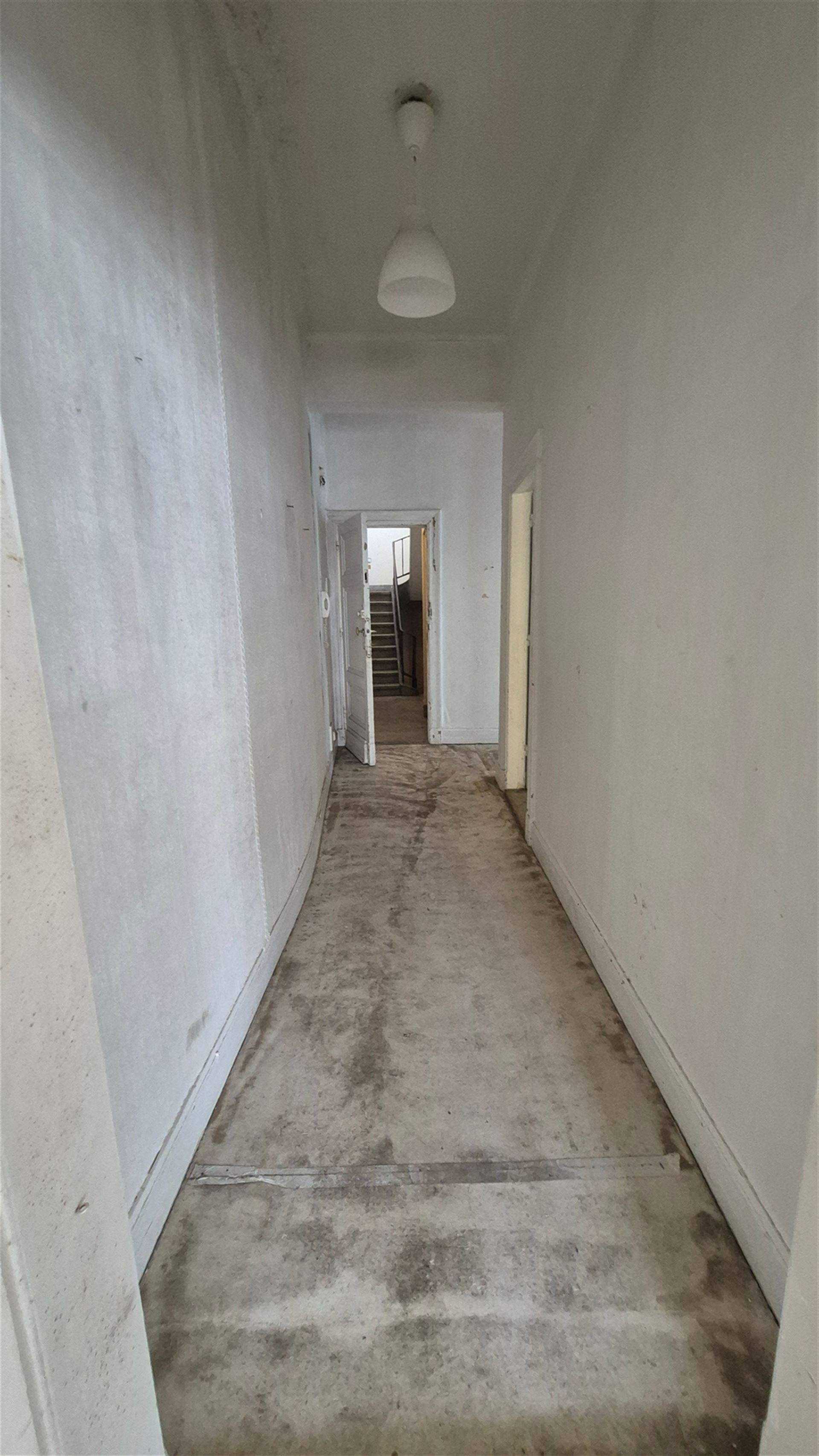 Volledig te renoveren duplex appt van +/- 213 m² - foto 4