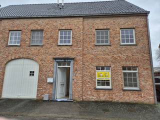 Rustig gelegen woning met drie slaapkamers, ideaal voor wie op zoek is naar een kindvriendelijke omgeving. De woning bevindt zich in een...