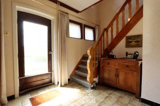 Deze charmante vrijstaande woning heeft al een praktische indeling met ruime, luchtige vertrekken. Ook de verdieping geniet van mooie...