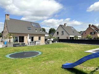Recente woning op mooie locatie in rustige doodlopende straat van een residentiële verkaveling! Het mooie perceel heeft een oppervlakte van 854m²,...
