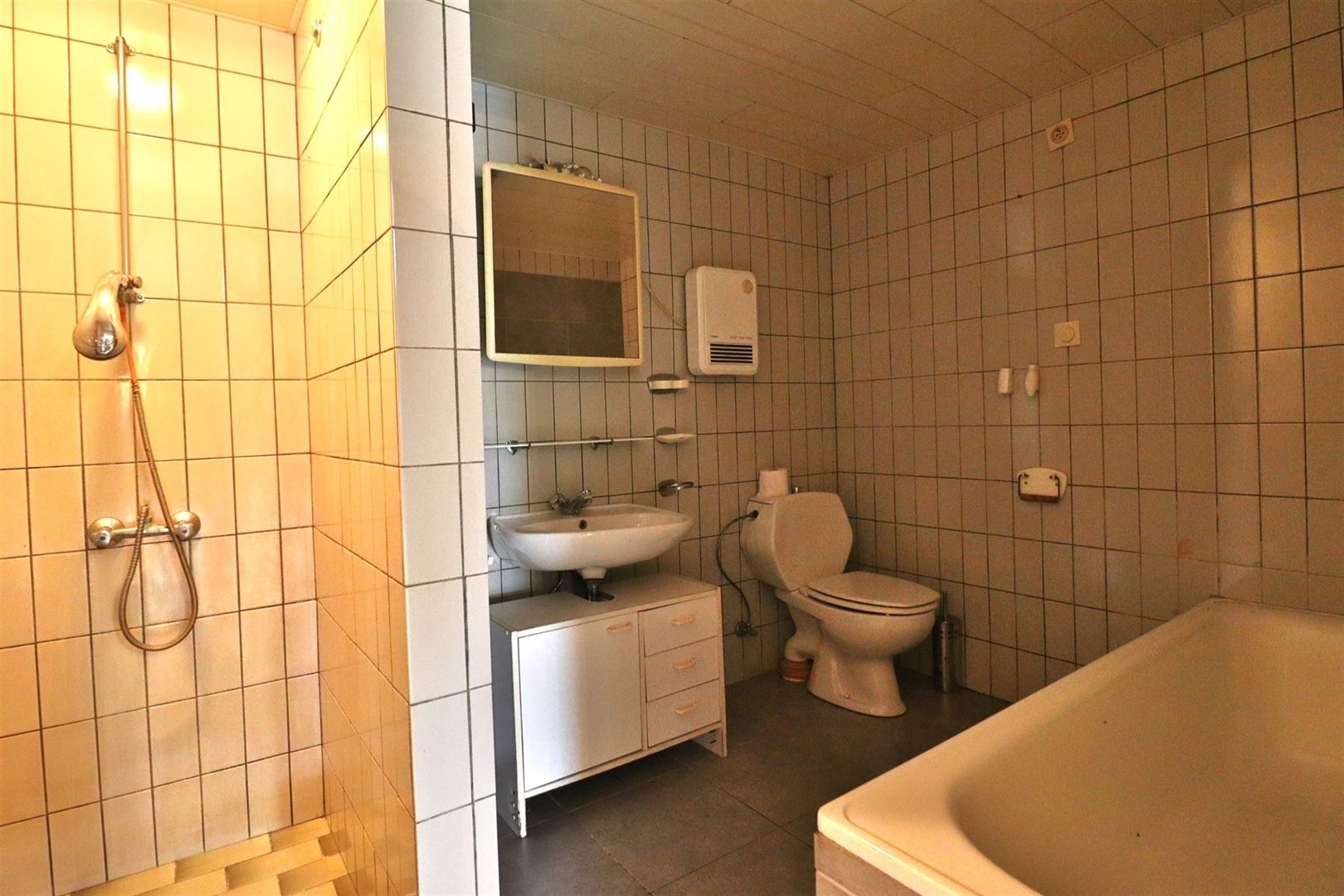 Rustig gelegen woning (grondige renovatie of heropbouw) - foto 5