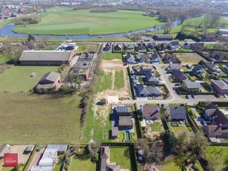 Mooi gelegen bouwgrond ZONDER BOUWVERPLICHTING 772m². Op wandelafstand tot centrum / Hernieuwenburg. Rustige ligging op einde doodlopende...