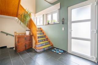 Century21 Immonero presenteert: Deze prachtige eengezinswoning met veel ruimte (213m2), waaronder 5 slaapkamers, 2 badkamers op een prachtig...