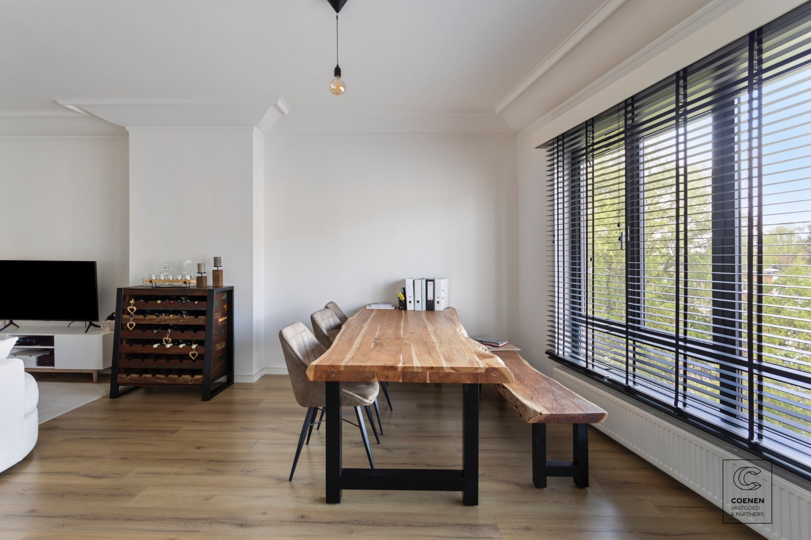 Prachtig gerenoveerd appartement met 2 slaapkamers, terras en bew. opp. van 80m2! - foto 4