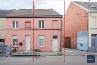 Deze eigendom is gelegen in een rustige straat nabij tal van winkels, openbaar vervoer en het centrum van de Stad. De woning is ingedeeld als...