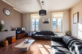 Op een uitstekende commerciële ligging langs de Brusselsesteenweg, in het centrum van Zemst, bevindt zich deze karaktervolle en...