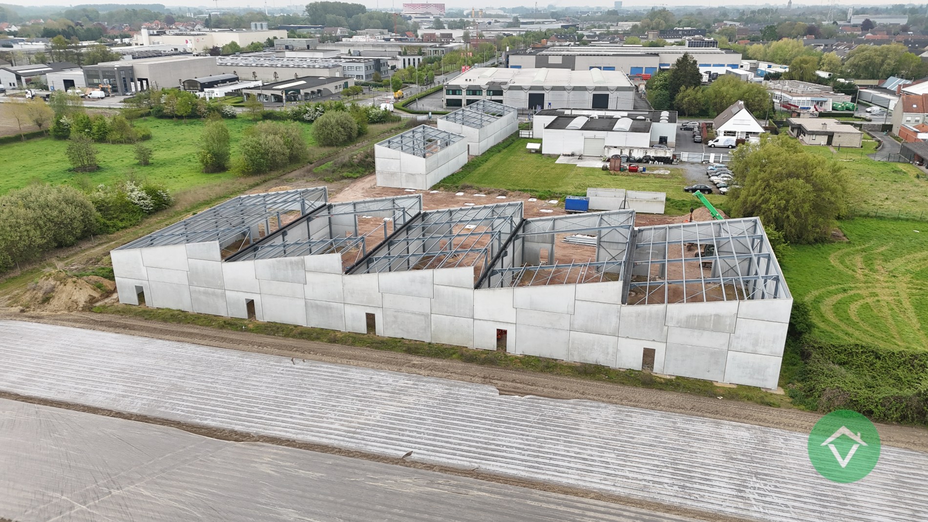 Loods NR A te koop – 180 m² KMO-zone Ardopoort te Roeselare - foto 2