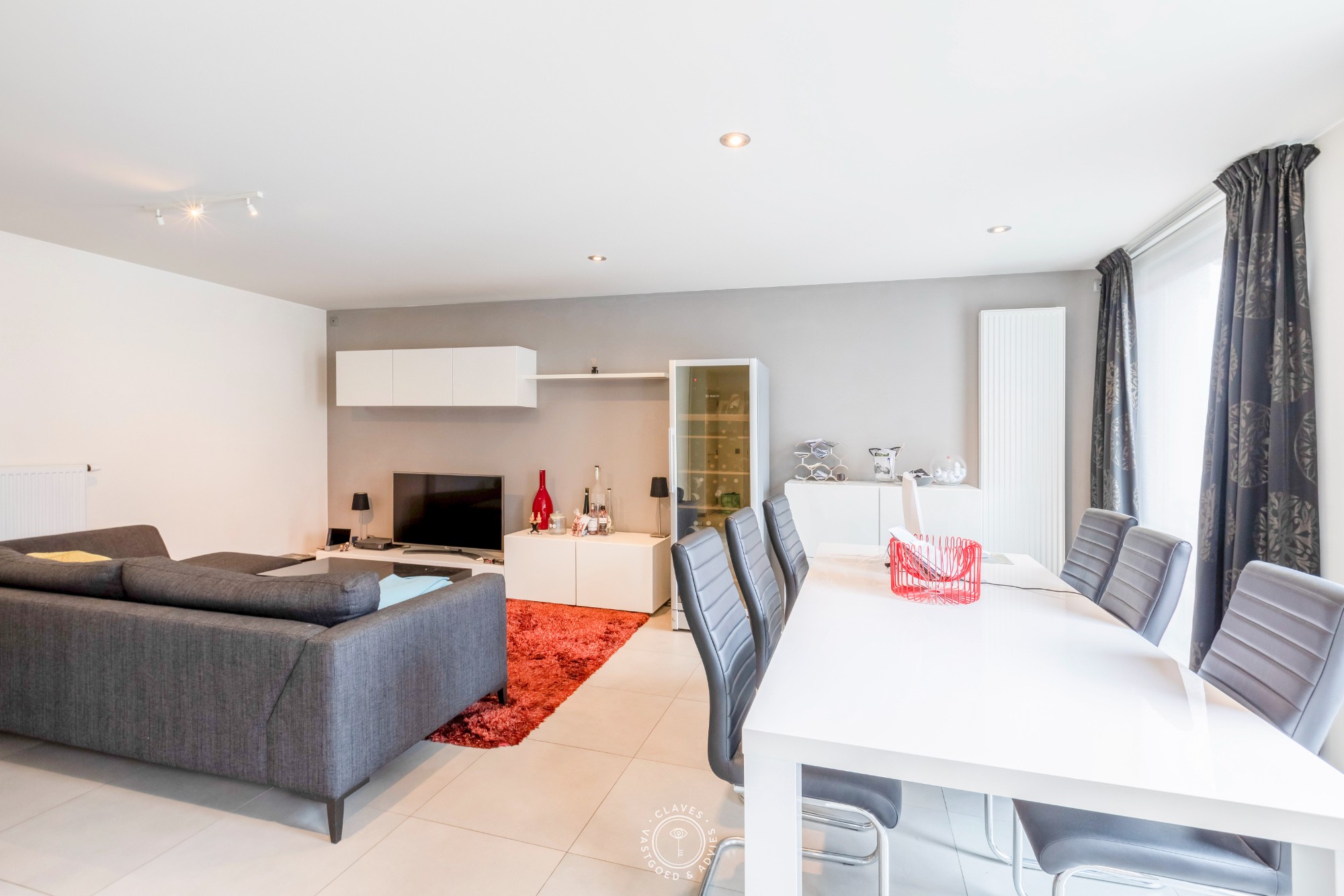 Centraal gelegen 2 slaapkamer appartement - foto 4