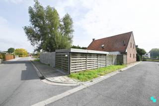 Ontdek deze te renoveren open bebouwing met drie slaapkamers, gelegen in een rustige residentiële wijk op een perceel van 421 m². De woning...