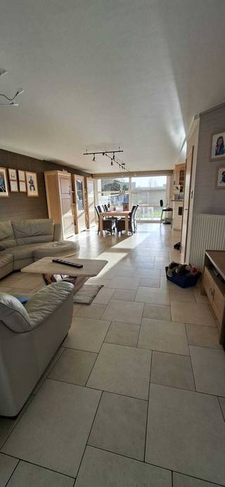 Deze uniek gelegen en instapklare woning scoort dankzij de 15 zuid gerichte zonnepanelen , hoog rendements condensatieketel (2025), een...