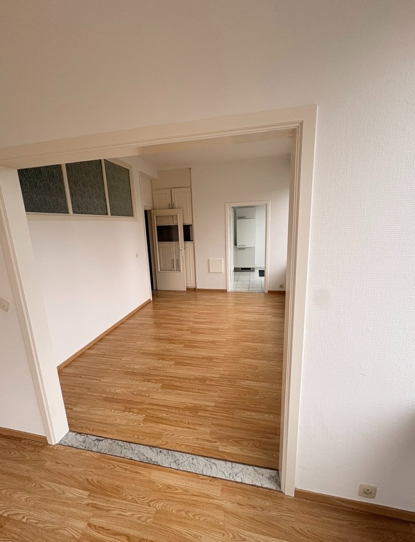 Ruim gelijkvloers appartement met drie slaapkamers in Maaseik - foto 4