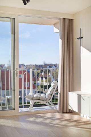 Dit appartement werd met kwalitatieve materialen gerenoveerd en straalt klasse en verfijning uit.Alle technieken werden volledig vernieuwd,...