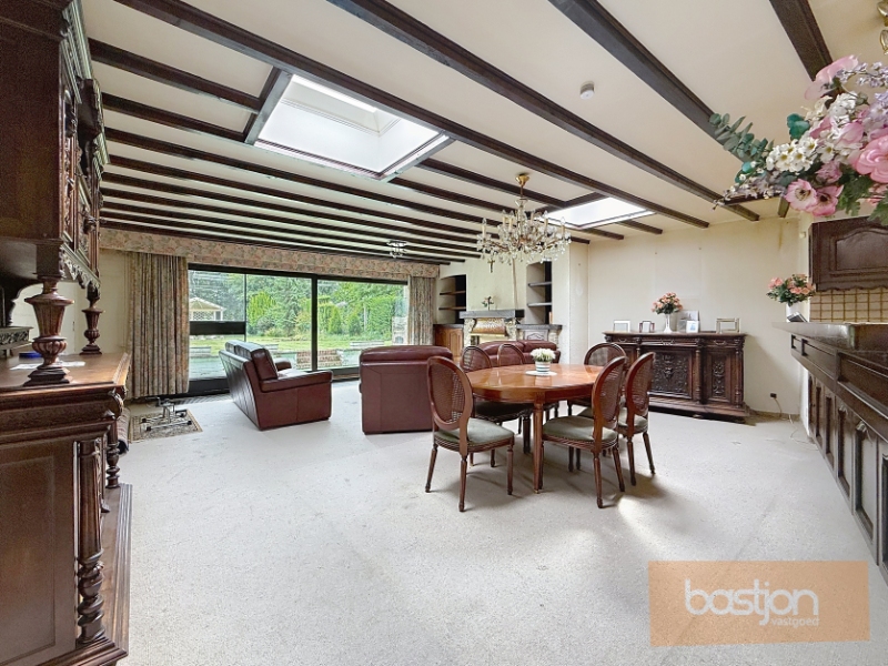 Te renoveren woning met tal van mogelijkheden in hartje Marke - foto 4