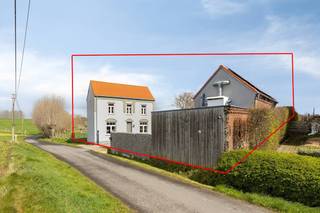 Dit luxueus afgewerkte en volledig gerenoveerde huis biedt een ongeziene combinatie van een hoogwaardige privé wellness en een absolute oase...