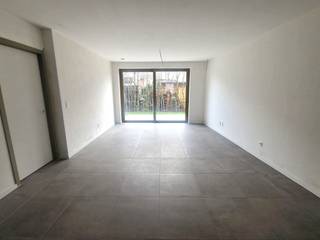 Op een zeer gunstige locatie in Duffel vinden we dit comfortabel en praktisch ingedeeld duplex appartement (gelijkvloers + verdieping 1). U woont...