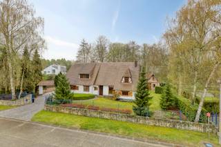 Te koop: karaktervolle open bebouwing in Hever, gelegen in een groene en residentiële omgeving, vlakbij belangrijke invalswegen. Deze woning...