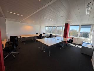 The "Brand Whitlock 87-93" is a modern high standard building, fully air-conditioned, with a marvellous facade and excellent visibility. Close to...