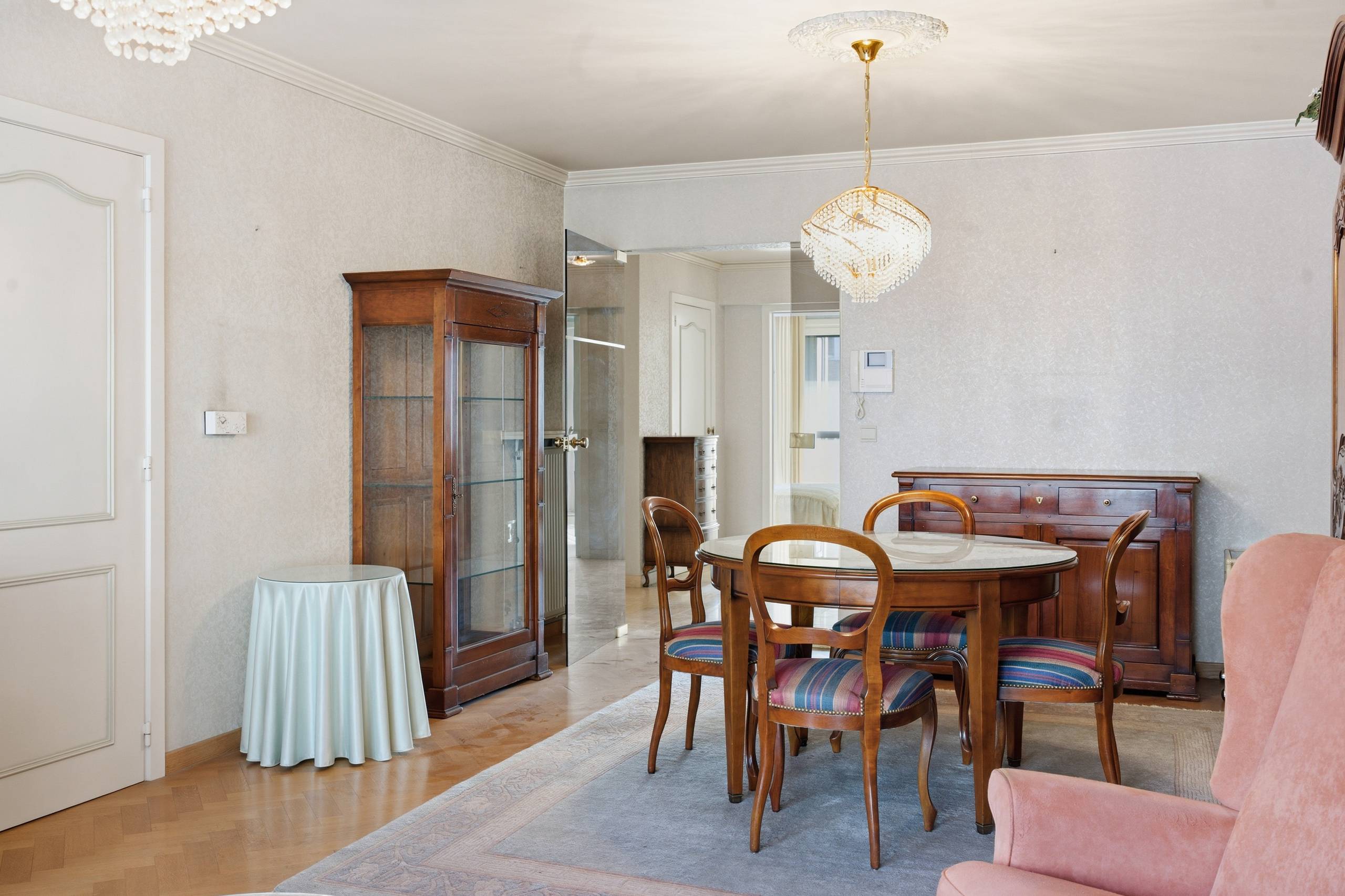 Ruim appartement inclusief garagebox in centrum Roeselare - foto 4