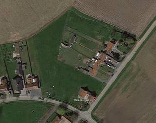 <p><span>OUTRIJVE, Maraillestraat  LOT 2</span></p><p><span> </span></p><p><span>Uw nieuwbouwwoning in het rustig en kindvriendelijke dorpje Outrijve, deelgemeente van Avelgem ?</span></p><p><span> </span></p><p><span>Deze bouwgrond heeft een oppervlakte van 11 a 08 ca dienstig voor het bouwen van een open bebouwing. </span></p><p><span> </span></p><p><span>Wij bouwen traditioneel volgens de hedendaagse normen. Samen met U ontwerpen we uw droomwoning volledig volgens uw wensen en budget. U kiest zelf de bouwstijl en afwerkingsgraad van uw woning volgens uw eigen smaak en budget. Deze woning voorzien wij van een lucht/water warmtepomp, ventilatiesysteem C+, 3-voudig glas, laminaatdeuren, regenput,... </span></p><p><span>Door de vloerverwarming op gelijkvloers en verdieping heeft U een optimale benutting van u al uw muuroppervlakken.</span></p><p><span> </span></p><p><span>Dankzij U biedt dit project een mooie kans op een duurzame en kwalitatieve woning in een natuurlijke landelijke omgeving.</span></p><p><span> </span></p><p><span>De afgebeelde foto is louter informatief en een voorbeeld van hoe uw woning er zou kunnen uitzien.</span></p><p><span> </span></p><p><span>Wenst u graag meer informatie en/of een bezoek aan onze kijkwoning? </span></p><p><span> </span></p><p><span>Neem dan zeker en vrijblijvend contact met Christelle op het nummer 0473 878 879 of mail haar : <span>christelle@immosafe.be</span></span><span> </span></p><p><span> </span></p>