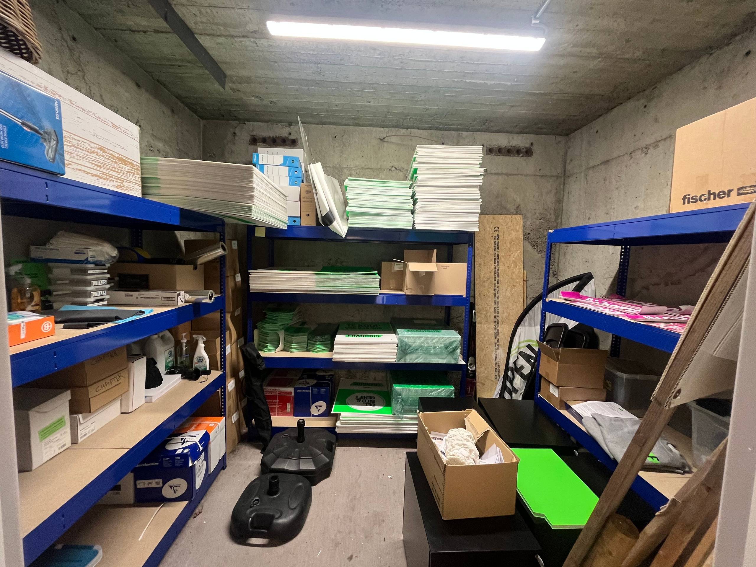 Instapklare, moderne kantoorruimte te huur in hartje Kortrijk met 4 parkeerplaatsen - foto 4