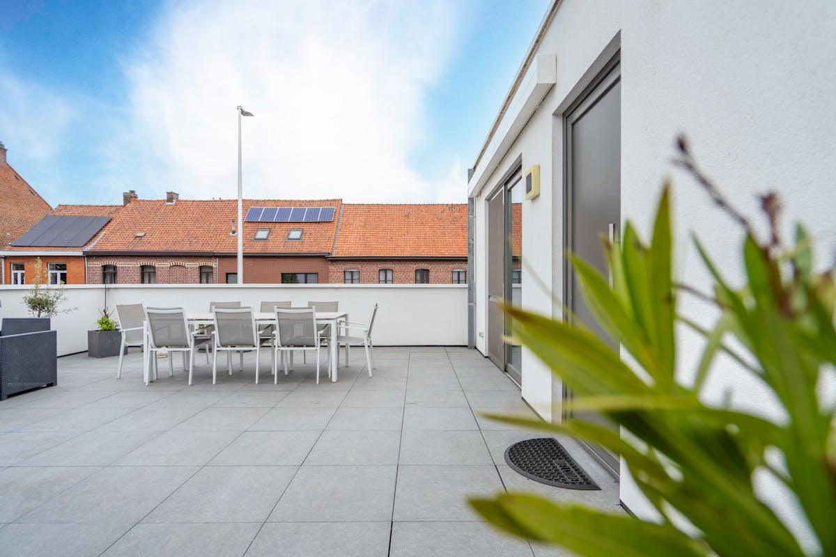 Duplex de 3 chambres avec double terrasse à vendre à Gullegem - photo 1
