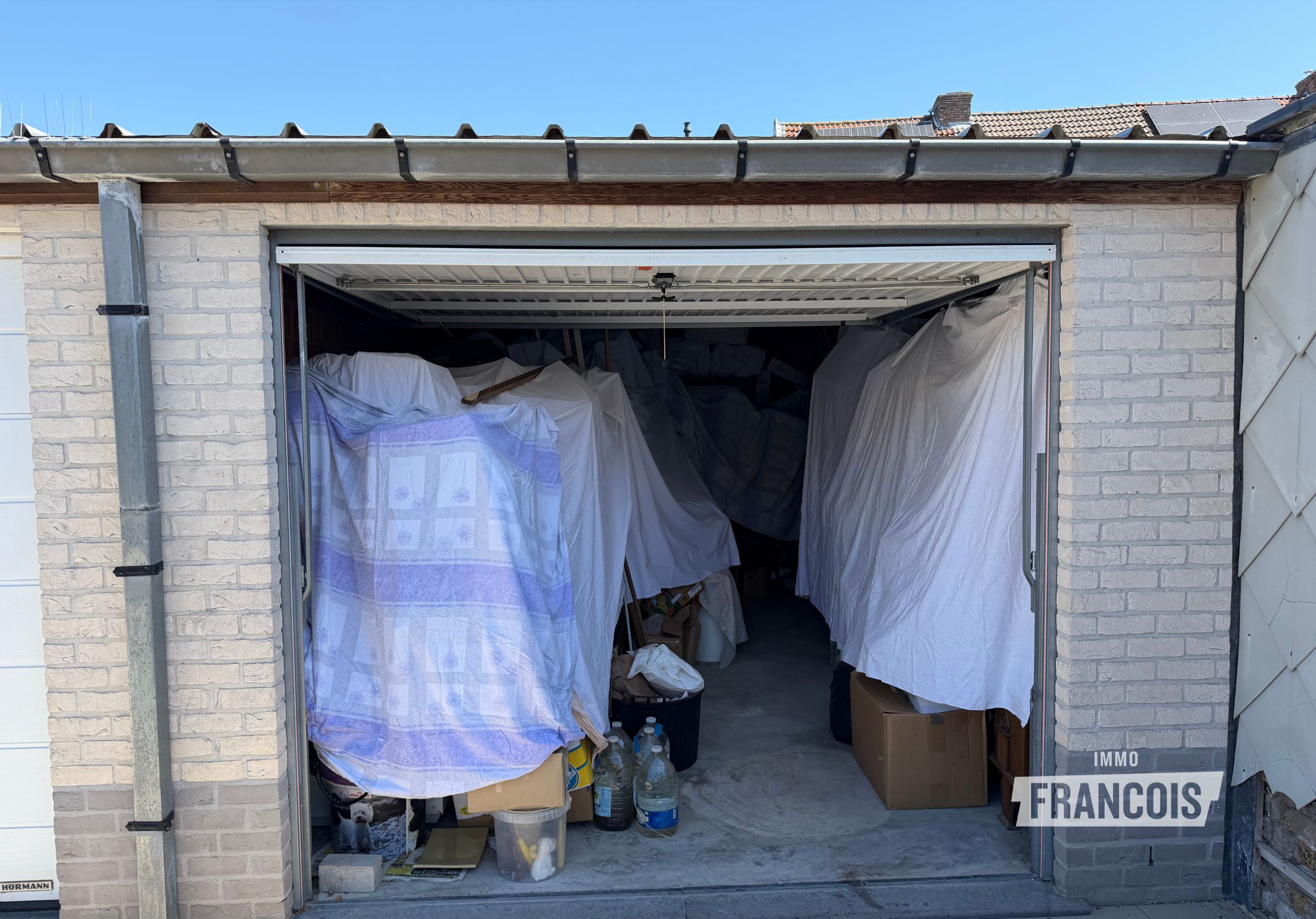 Ruime garagebox van ca. 25 m² op vlot bereikbare ligging te Gistel - foto 4