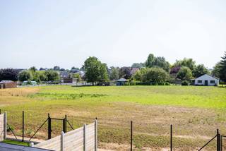 Located in Erwetegem, a borough of Zottegem, is this spacious, semi-open-plan new-build home where comfort, light and quality take centre stage.<br /><br />FINISHES OF YOUR CHOICE:<br />On the ground floor, you are welcomed into a well-appointed entrance hall with a separate guest toilet and washbasin. A spacious, light-filled living area, finished with high-quality flooring, flows seamlessly into the kitchen. Thanks to the large windows, you can enjoy a beautiful view of the sunny garden and the fields beyond. From the living area, you have direct access to the landscaped terrace.<br />The property also features a spacious storage room behind the kitchen and a fully-fledged room on the ground floor. This space is ideal as a fourth bedroom, an office or a practice room for a self-employed business or working from home.<br /><br />On the first floor, there are three spacious bedrooms, with the added possibility of fitting out a walk-in wardrobe. A spacious, stylish bathroom is ready to be fitted out and can be equipped with all modern conveniences. Allow for this in your budget!<br />In addition, there is a separate toilet in the night hall.<br /><br />The property is fitted with aluminium windows featuring high-efficiency glazing, ensuring excellent insulation and energy-efficient living comfort.<br /><br />-Land: €212,587<br />-Construction: €307,412<br />Sale: 12% registration tax on the land &amp; 21% VAT on the construction<br /><br />Interested? Contact Roxanne for more information or to arrange a viewing on: 0496 85 09 62