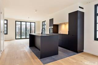 Een gezellige woonerf werd gecreëerd tussen de Ingooigemstraat en Scheldestraat in het hart van Otegem. Er zijn 8 prachtige woningen in...