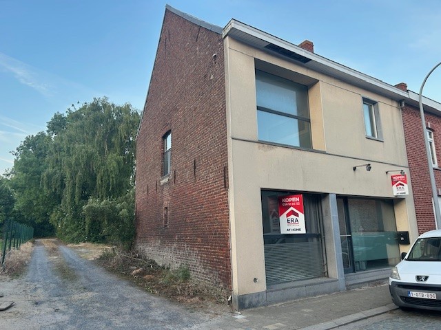 Halfopen woning met 3 slaapkamers op 275m² - foto 1