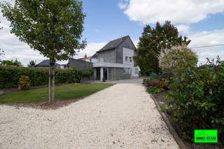 +++ Bodegemstraat 62, Ternat +++Een woning dat absoluut het ontdekken waard is ! Met haar royale bewoonbare oppervlakte en doordachte indeling is dit...