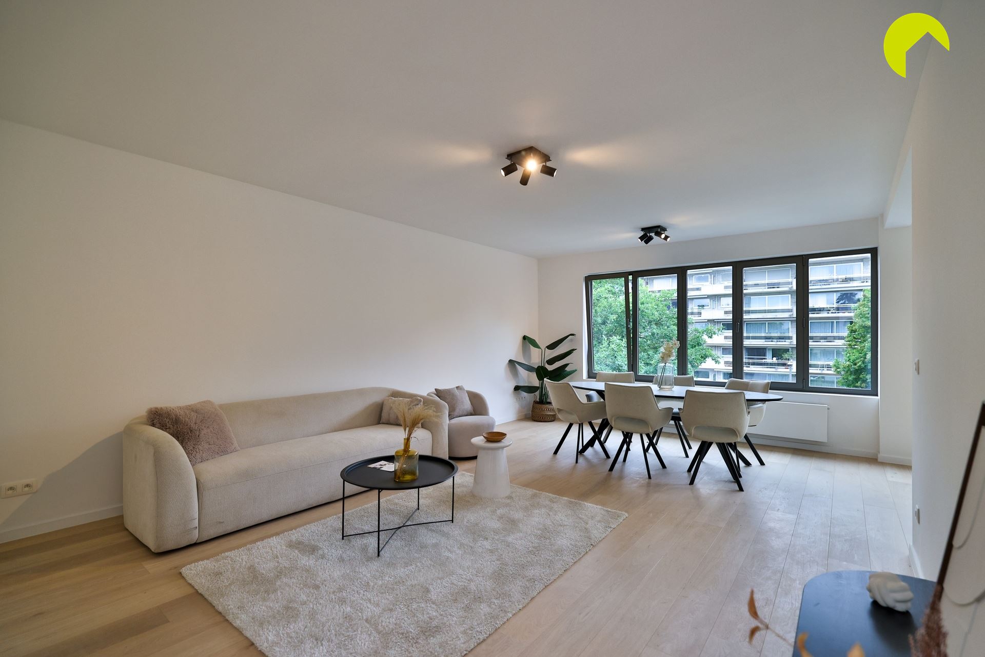 Volledig gerenoveerd appartement (85m²) met 2 slaapkamers + terras - foto 5