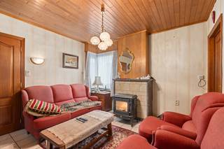 LiggingDe woning is gelegen in de Groenendijkstraat, een aangename omgeving waar rust en natuur centraal staan. Het uitgestrekte perceel biedt...