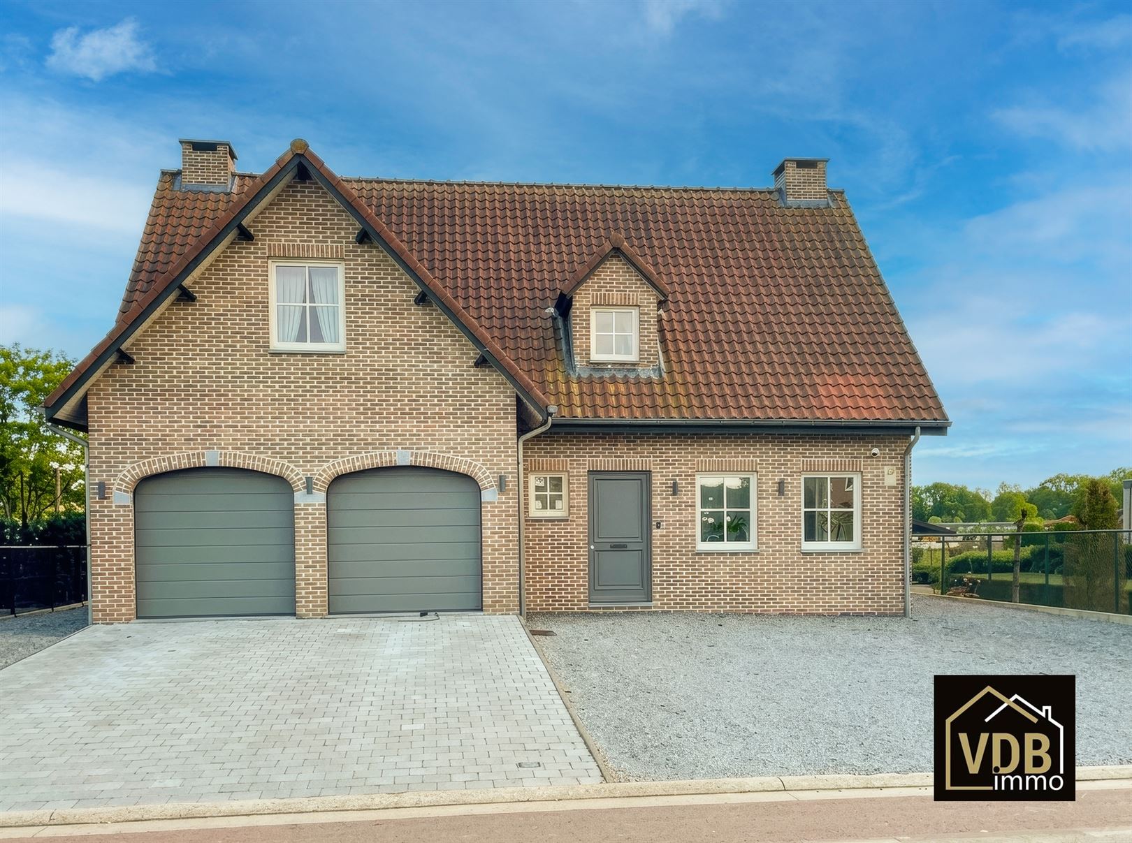TOPWONING, rustige ligging, 4 slaapkamers, inpandige garage en zwembad - foto 5