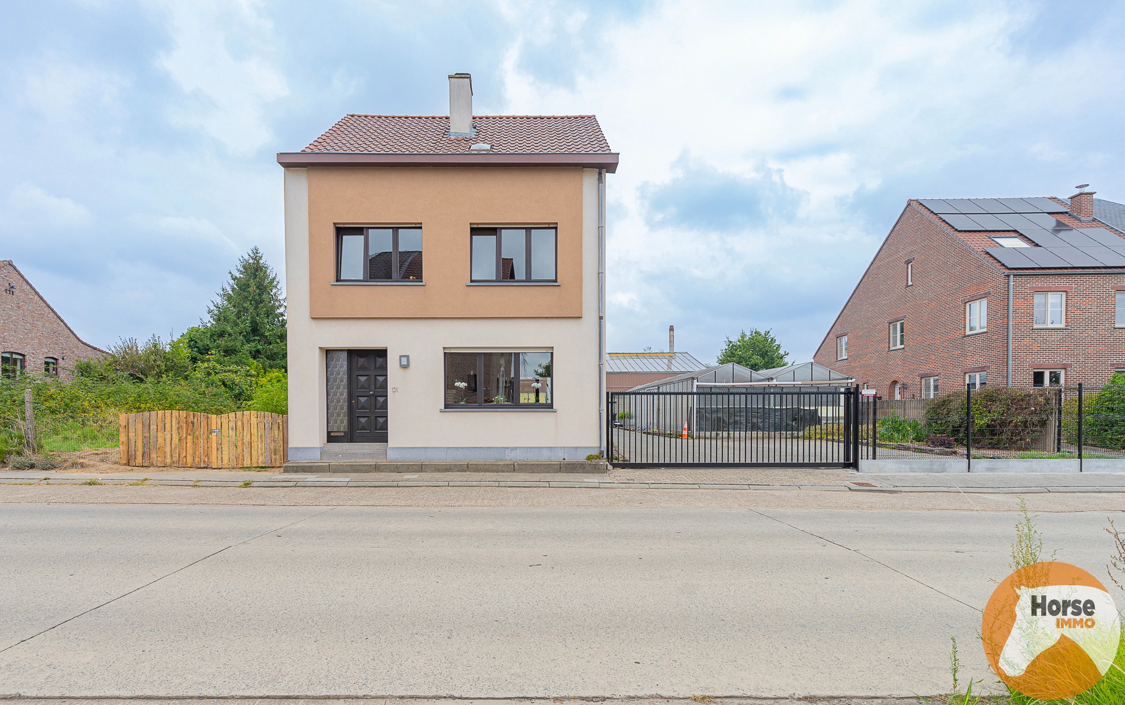 ERPE-MERE - Goed onderhouden woning met magazijn en serres - foto 2