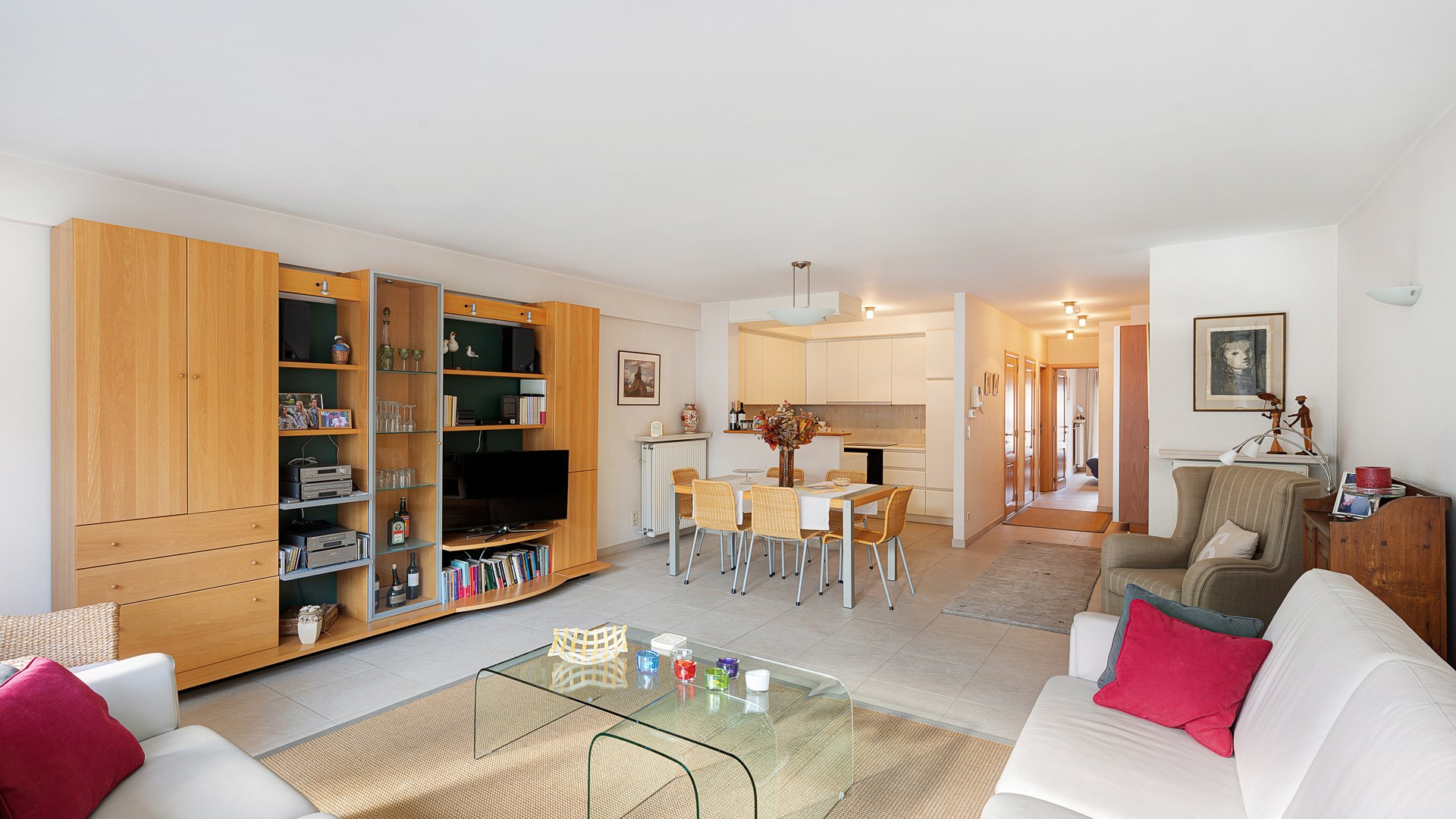 Groot twee slaapkamer appartement vlakbij het strand van Knokke - mogelijkheid tot staanplaats - foto 4