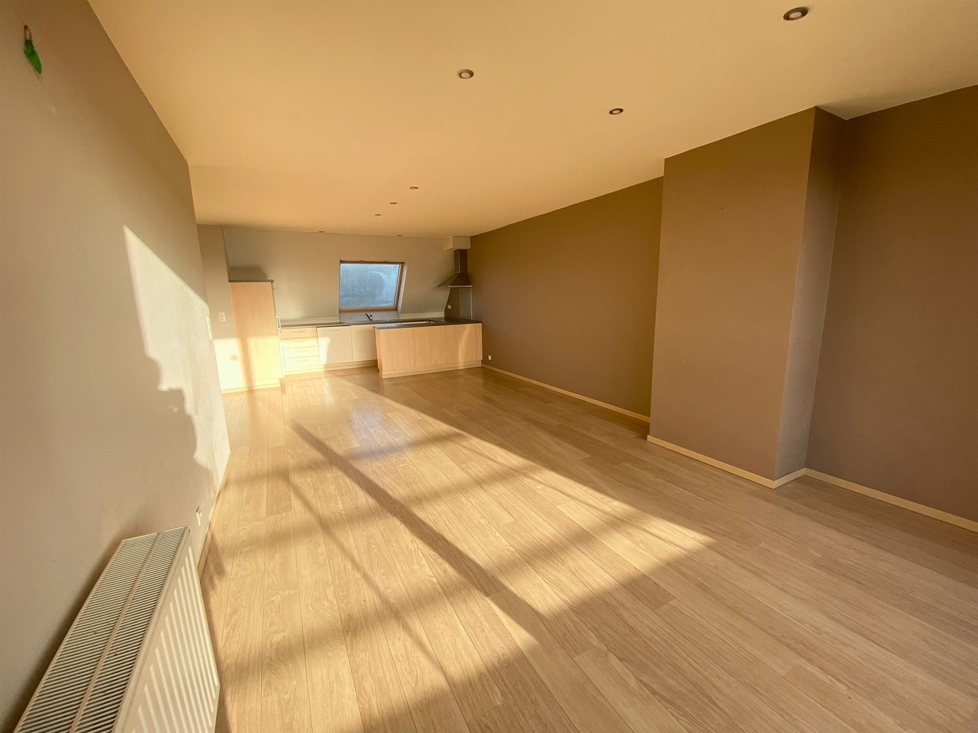 Ruim duplex-appartement met 2 slaapkamers en terras - foto 5