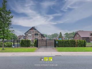 CHARMANTE HALFVRIJSTAANDE WONING OP EEN PERCEEL VAN 7A88CA TE MAASMECHELEN (EISDEN)TROEVEN- Op een boogscheut van het centrum van Maasmechelen, de...