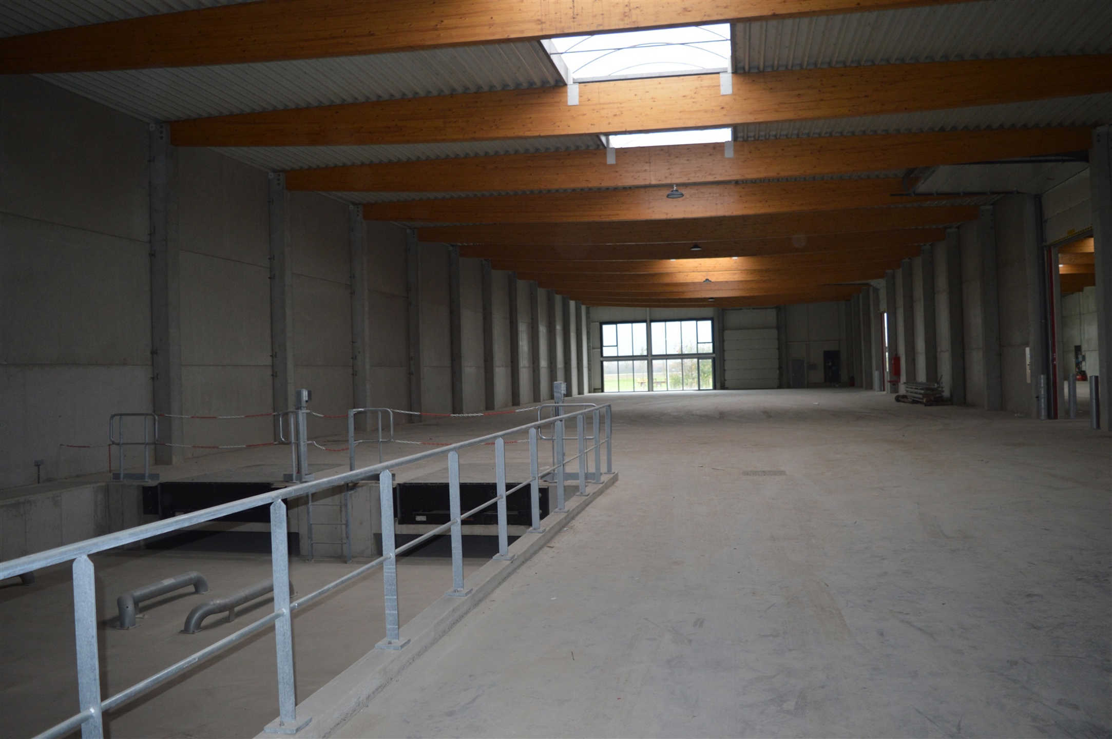 Commercial à louer à Stabroek - photo 5