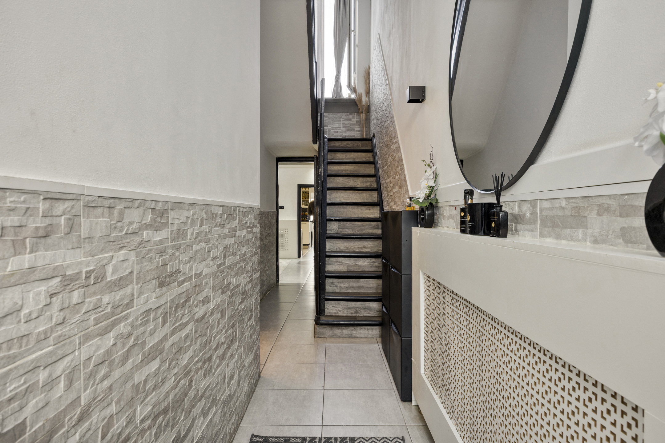 Instapklare woning met 4 slaapkamer en stadskoer. - foto 2