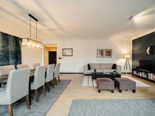 Ideally located on the fifth floor of a building on Avenue Louise, between the Châtelain and Place Flagey, furnished apartment with a gross...