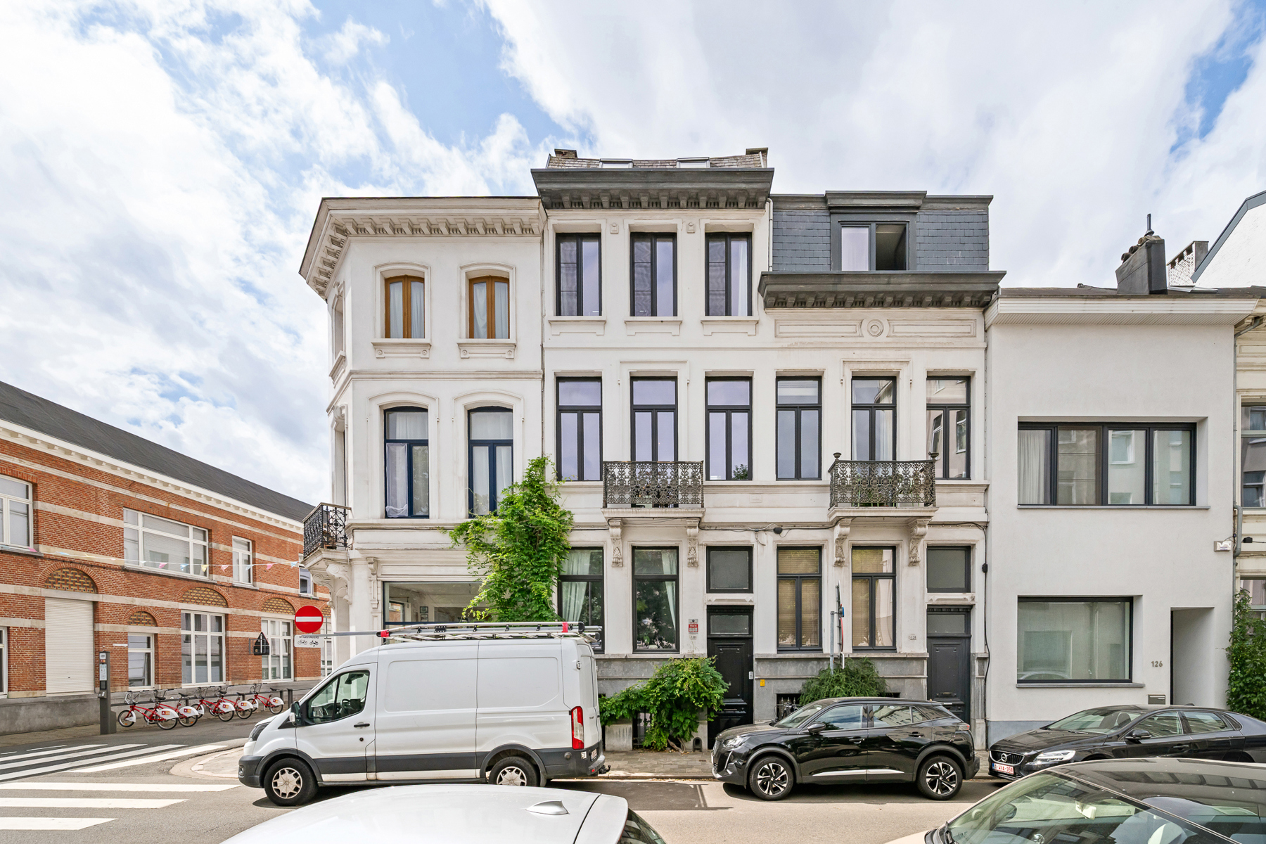 Karaktervolle herenwoning met leuk terras - foto 1