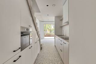 DUPLEX MET 3 SLKS, 2 BADKS + TERRAS OP TOPLOCATIE Residentie John Martin is gelegen in de Tulpstraat/Klamperstraat te 2060 Antwerpen. De naam van de...