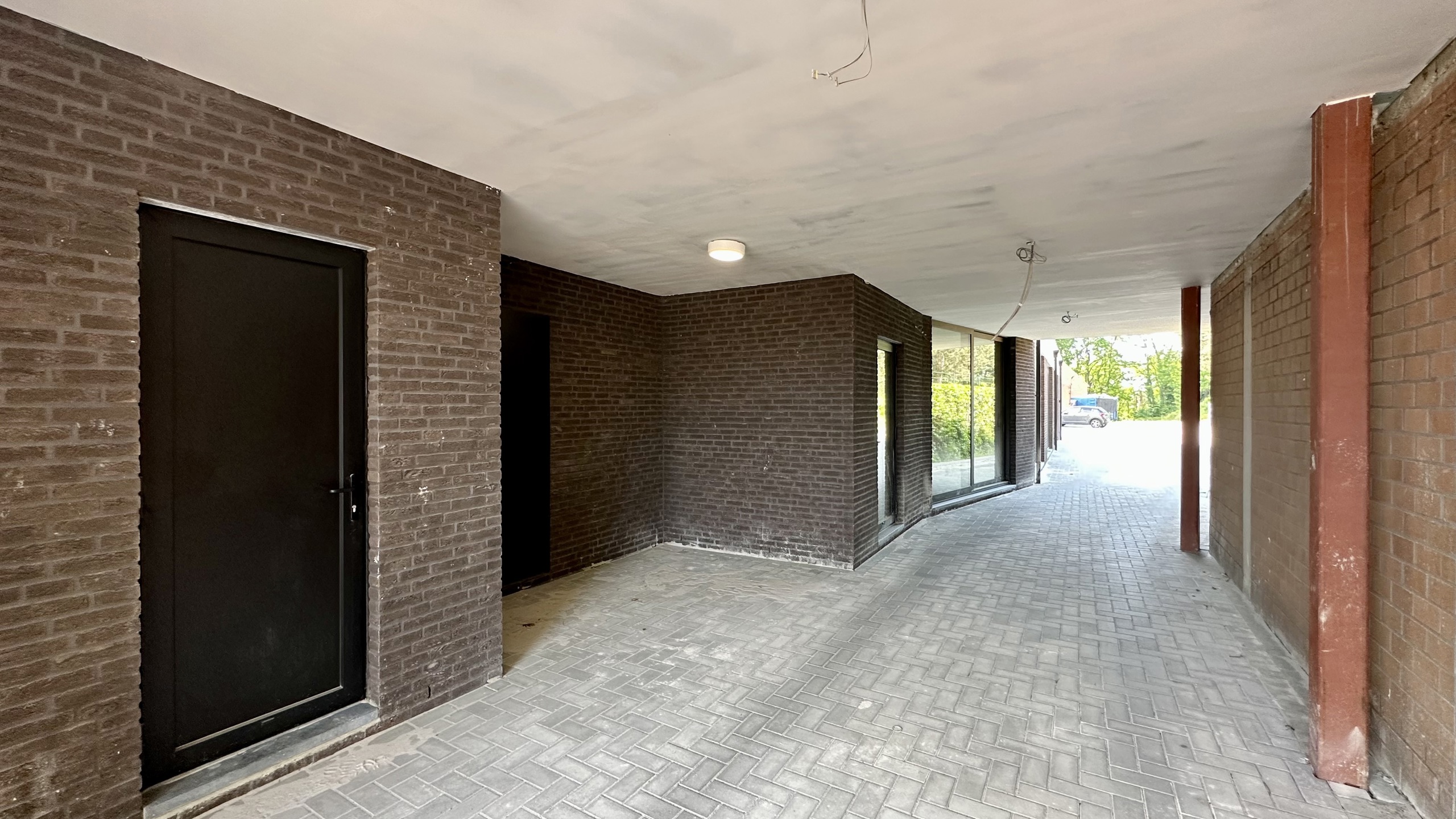 Uitzonderlijke handelsruimte van circa 366m² met parking! - foto 4