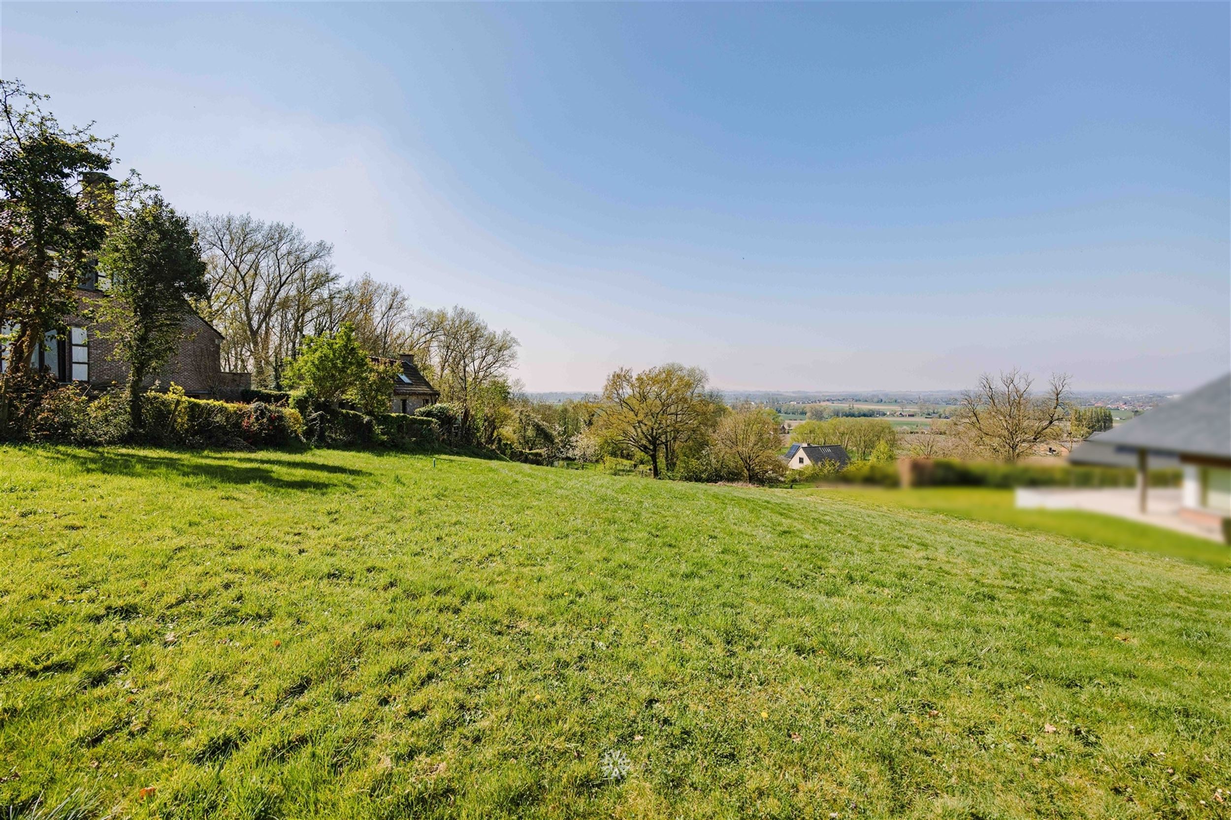 Unieke bouwgrond met panoramisch zicht - foto 1