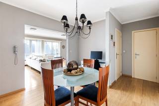 Ontdek dit instapklare appartement op een absolute topligging in Laarne, gelegen in het centrum met alles in de nabijheid aanwezig, op de...