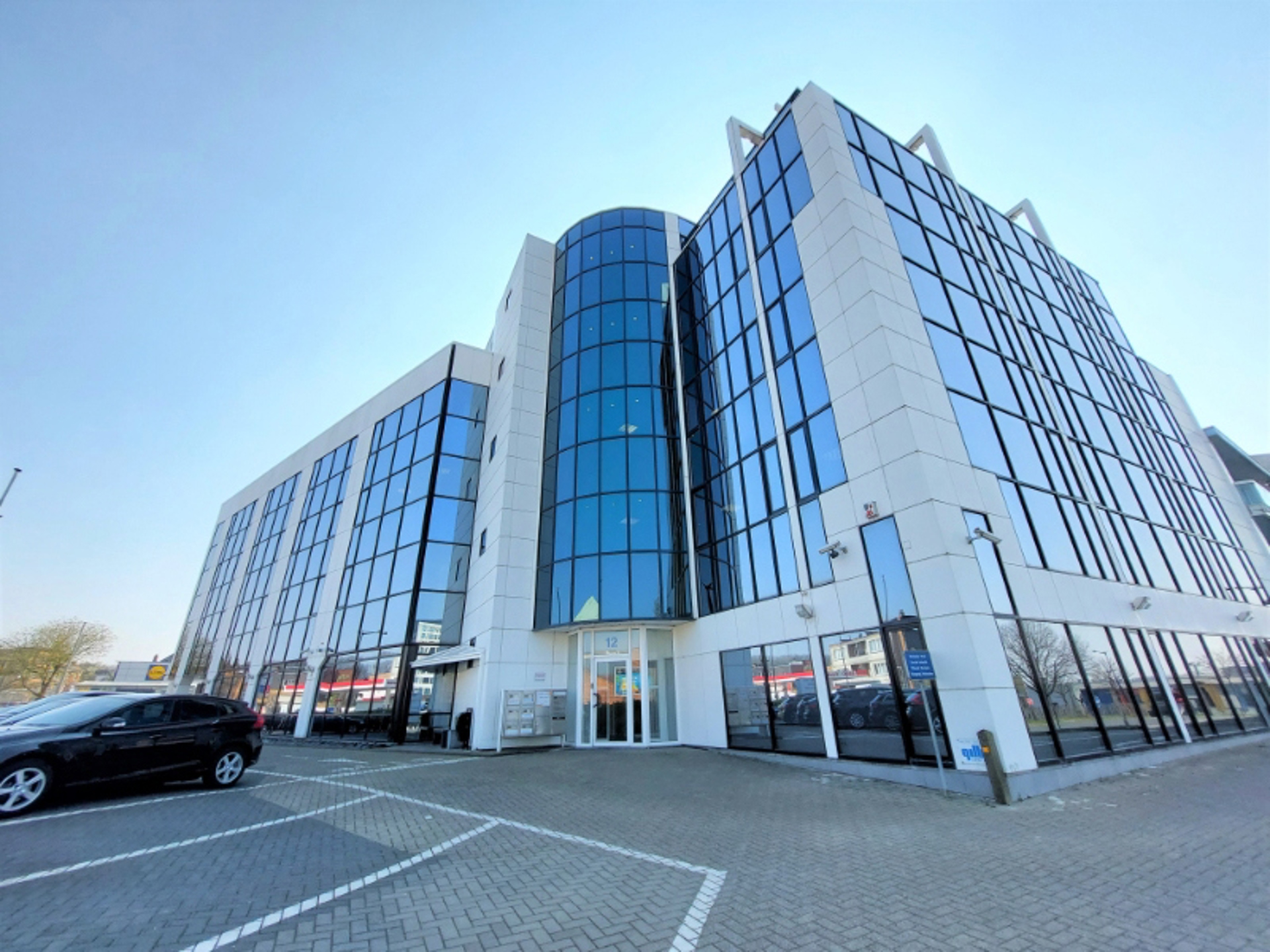 Moderne en volledig ingerichte kantoren vlakbij het station van Sint-Agatha-Berchem - foto 1