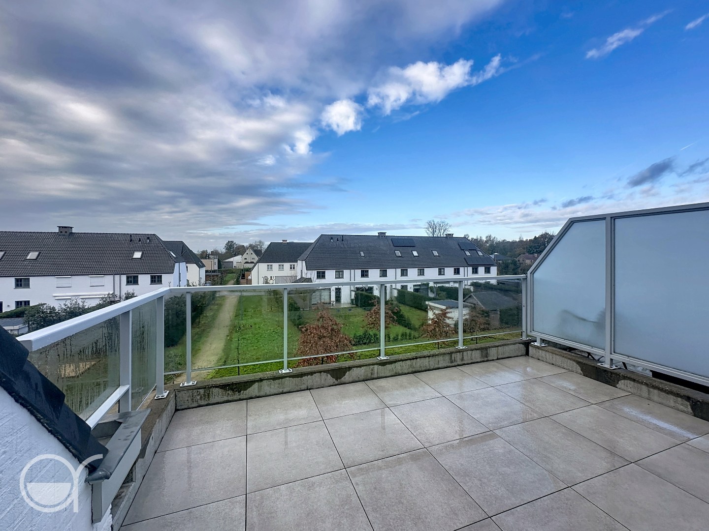 Goed gelegen villa-appartement met groot terras - foto 3