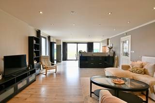 Na een recente transformatie rondom de woning, stellen we deze charmante 2-slaapkamerwoning voor met tal van mogelijkheden. Dankzij het...