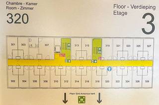 Hotelkamer te koop in het Ibis hotel Blankenberge te koop. Het Ibis hotel is gelegen naast het station van Blankenberge en op wandelafstand van centrum, winkelstraat, openbaar vervoer, strand en zeedijk. Geniet van inkomsten uit de verhuur van kamers, vergaderzalen, drank, eten, service, parking, … Dankzij het poolsysteem delen alle kamers in het resultaat.<br />Het maakt dus geen verschil of jouw kamer veel of weinig verhuurd wordt omdat je meedeelt in de totaliteit van het resultaat van het hotel. Zelf genieten van uw kamer? Dit kan op geregelde tijdstippen. De uitbating wordt gedaan door een professioneel team. Je geniet namelijk steeds van korting in andere hotels binnen dezelfde groep. Voor meer informatie of een bezoek ter plaatse contacteer Gaëlle op het nummer 0479 17 17 17.