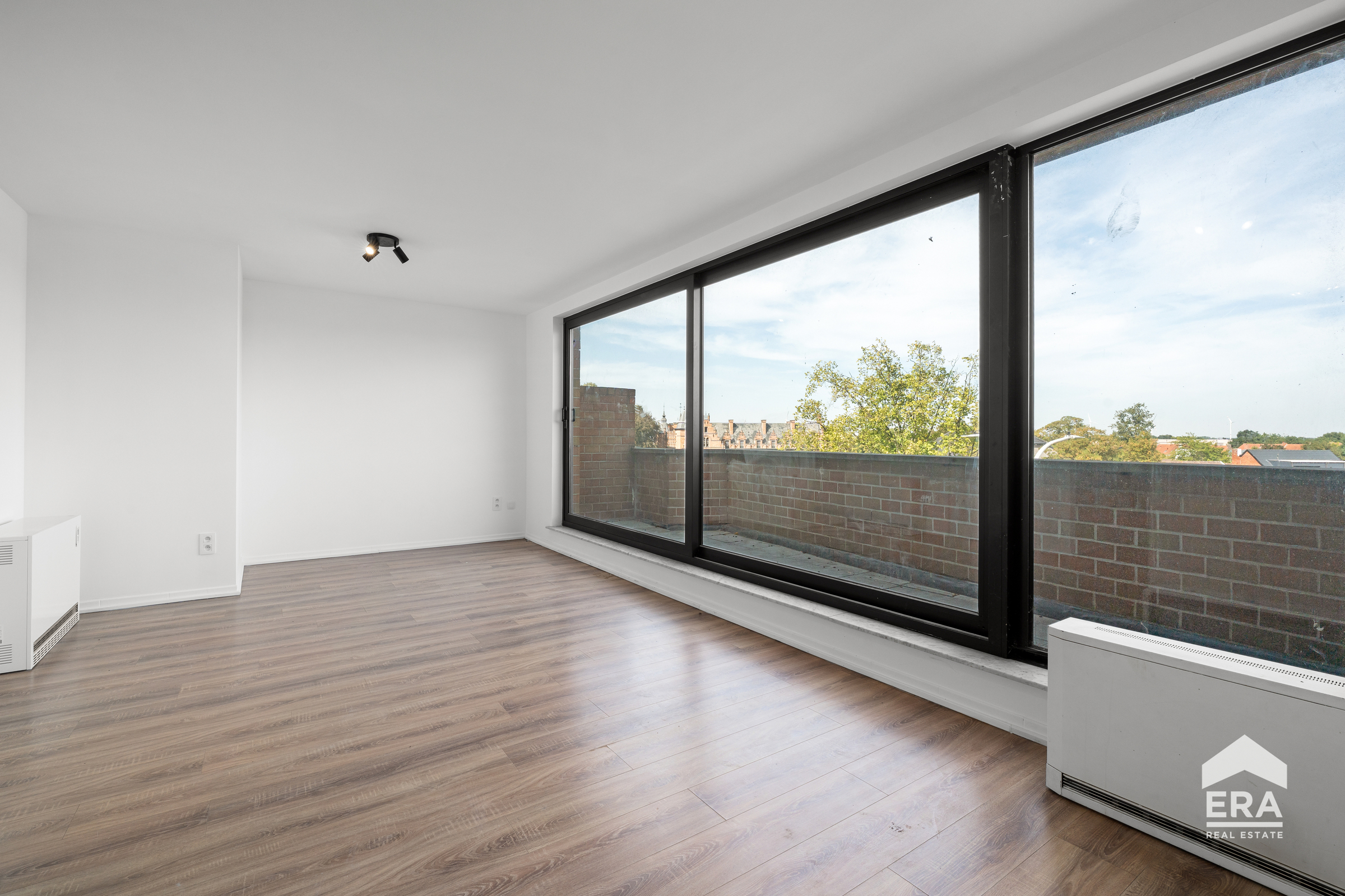 Charmant 2-slaapkamer appartement met 2 terrassen te Eeklo. - foto 5